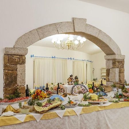 Отель Nicolaus Club Li Cucutti Agrustos Экстерьер фото