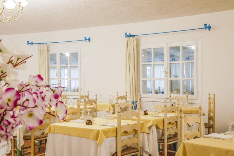 Отель Nicolaus Club Li Cucutti Agrustos Экстерьер фото