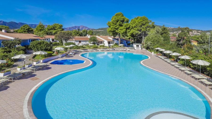 Отель Nicolaus Club Li Cucutti Agrustos Экстерьер фото
